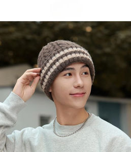 Wholesale Acrylic <b>Beanie</b> <b>Hats</b> With Opposite Letter Jacquard Winter Cap 6 Colors Available <b>Beanie</b> <b>Hat</b> for Women and <b>Men</b> - Product Image 4