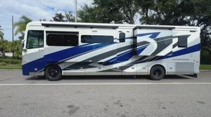 LA MEJOR OFERTA Autocaravana de Lujo Clase A Tiffin 40IP con Motor Diésel I6, Transmisión Automática, RV Familiar para 9 Pasajeros - Product Image 2