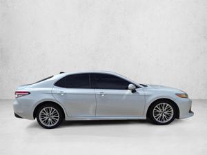 รถยนต์โตโยต้า แคมรี่ XLE V6 ซีดาน ออโตเมติก ปี 2018 รุ่นขายดีที่สุด - Product Image 2