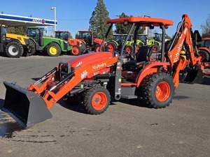 Tracteur-chargeur et pelle rétrocaveuse haute puissance L47 50 CV pour usage agricole avec boîte de vitesses, pompe, capot et benne - Product Image 5