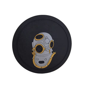 Patchs en caoutchouc 3D personnalisés en relief, logo personnalisé, tissu denim, PVC écologique doux, équipement tactique de haute qualité pour l'extérieur, 500 pièces - Product Image 1