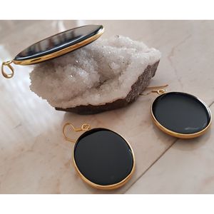 Ensemble de trois pièces : boucles d'oreilles pendantes en onyx noir avec technologie d'incrustation à sertissage clos - Product Image 3