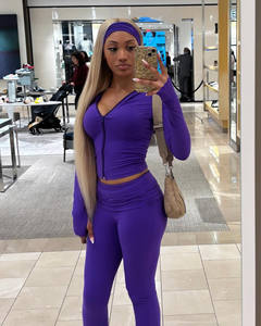 Logo personnalisé décontracté 2 pièces ensembles pour femmes sweats à capuche unis à manches longues fermeture éclair haut court pantalon évasé femmes tenues de mode pour les femmes - Product Image 3