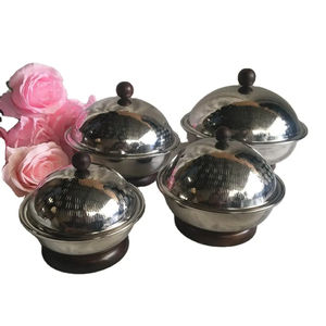 Réchauffeur de nourriture en bois rustique et casserole Chapati avec intérieur en métal conçu pour les buffets de mariage et les besoins de service de fête - Product Image 3