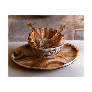 Bol à fruits en résine artistique avec finition lisse brillante, design artisanal, parfait pour la décoration de la maison, des salles à manger ou des salons - Product Image 1