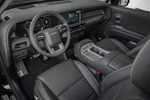 2024 Coupe Turbo Sièges en cuir Transmission intégrale Faible kilométrage Boîte automatique Conduite à gauche Énergie essence/électrique - Product Image 3