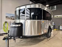 Remorque Jayco E-a-g-l-e H-t 265FKDS 2026 d'occasion en excellent état pour le camping et les voyages - Product Image 3