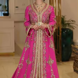 NOUVELLE ÉLÉGANTE BRODERIE ZARI COLORÉE SUR ROBE CAFTAN ROSE AVEC PERLES DE VERRE EN CRISTAL, FILS, PERLES, DABKA WORK @ 2024 - Product Image 1