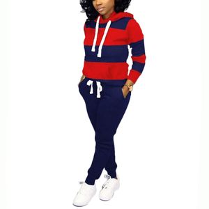 Conjunto Deportivo Personalizado para Mujer, con Capucha y Rayas, de Dos Piezas, Estilo Casual - Product Image 1