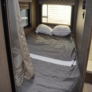 Muy Solicitado Autobús Turístico C-h-e-v-r-o-l-e-t Express 3500 Thor Motor Coach Daybreak 22GO de 2019 - Product Image 2