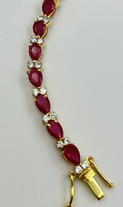 กำไลเทนนิสพลอยทับทิมสีชมพูทรงลูกแพร์ เงินแท้ 925 ประดับเพชรแล็บ - Product Image 3