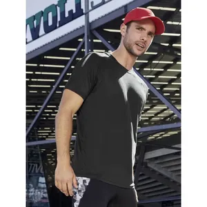 T-Shirt Sportiva Sostenibile da Uomo per Merchandising Promozionale - Product Image 1