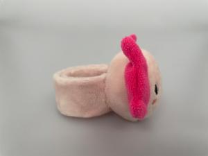 Pulsera Axolot de la colección Wrist Buddies de Wild Planet - Product Image 3