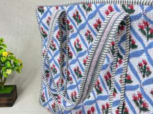 Moda y Funcionalidad con Nuestro Bolso Tote Resistente, Moderno, Ligero e Ideal para Cualquier Ocasión - Product Image 5