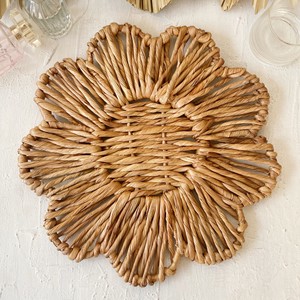 Scalloped water hyacinth <b>placemat</b> dining table accessories handbraided charger plate <b>placemats</b> - Product Image 1
