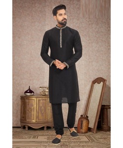 Thobekurta งานแต่งงานอินเดียสำหรับผู้ชายล่าสุดผ้า Punjabi Khadi มีชุดนอนสไตล์กระดุมและโซ่