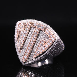 Anillo de Compromiso de Lujo con Moissanita, Banda Gruesa, Centro Solitario, Plata 925, DEF, 0.5 Quilates - Product Image 1