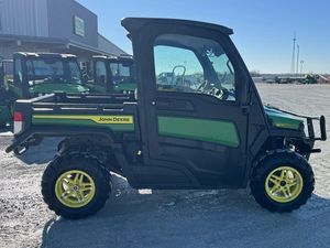 รถอเนกประสงค์ John Deere ขับเคลื่อน 4 ล้อ ราคาประหยัด พร้อมกระบะบรรทุกและกันชนหน้า สีเขียวและเหลือง พร้อมส่งออก - Product Image 5