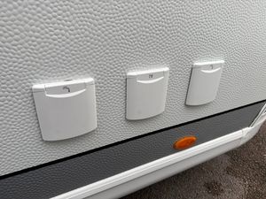 Compre caravanas 4x4 usadas en buen estado, remolques de viaje disponibles para envío rápido, caravanas completamente equipadas. - Product Image 5