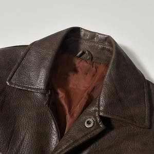 แจ็คเก็ตบอมเบอร์หนังวีแกนทรงเรกูลาร์ฟิตแบบสั่งทำพิเศษจากโรงงานผู้ผลิต (OEM)  พร้อมซับในผ้าฝ้ายเรียบเนียนและขอบยางยืด  แจ็คเก็ตวาร์ซิตี้สำหรับผู้ชาย - Product Image 5