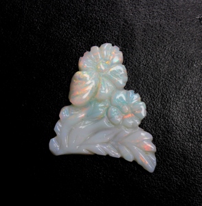 Opale de Feu Blanche Naturelle d'Australie 48x30MM Forme Fantaisie Cabochon Sculpté à la Main Motif Floral 35 Carats - Product Image 4