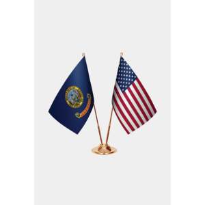 Idaho y Estados Unidos Juego de Banderas de Escritorio Personalizadas, Técnica de Impresión Digital, Material de Poliéster, Asta de Aluminio - Product Image 2