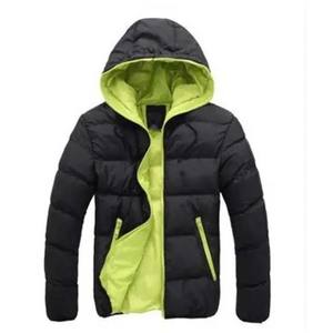 Chaqueta acolchada de lona con cremallera y capucha para hombre, cuello alto, con logo frontal, ideal para invierno y actividades al aire libre. - Product Image 2