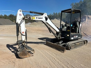 Mini-excavatrice sur chenilles hydraulique Bobcat d'occasion 3 tonnes avec moteur, godet de 0,4 m, PLC, boîte de vitesses, pompe, moteur, roulement haute performance - Product Image 3