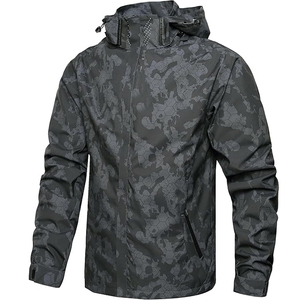 ODM Chaqueta Softshell impermeable ligera Capucha única Bolsillos con cremallera transpirables para senderismo al aire libre y chaqueta de invierno de viaje - Product Image 1