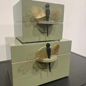 Elegante caja de laca hecha a mano de Vietnam, una pieza decorativa de primera calidad perfecta para regalar o decorar el hogar. - Product Image 2