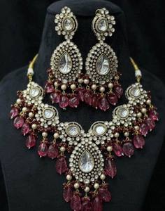 Conjunto de collar Polki de diseñador de lujo chapado en oro con pendientes joyería nupcial para celebración de boda y fiesta - Product Image 1