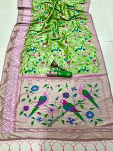 ผ้าไหมกันชีปุรัม ชุดส่าหรีสำหรับผู้หญิง งานปาร์ตี้ งานแต่งงาน ดีไซน์ใหม่ล่าสุด ปาทานี ปาโตลา ขอบผ้าตัดกัน ลายเมนน่า ซารี พร้อมผ้าพัลลูที่ถักลาย  มีสินค้าพร้อมส่ง - Product Image 2