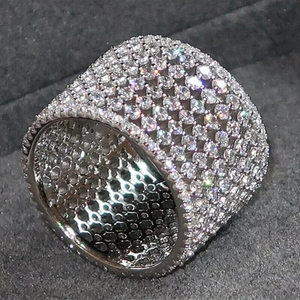 4.50Ct Ronda Real Moissanite Cluster Refinado Elegante 14K Chapado en oro blanco Anillo de compromiso para hombres - Product Image 5