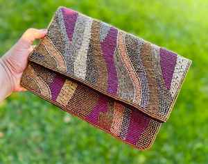 Bolso de mano de noche con cuentas, bolso bordado con cuentas y diseño único hecho a mano - Product Image 6