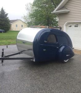 Petite caravane de voyage moderne et légère en forme de larme, construction en acier inoxydable, couleur rose, design confortable, bons prix de vente - Product Image 5