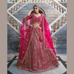 Último Modelo de Lehenga Rosa Vibrante con Detalles de Lentejuelas Brillantes y Bordado a Mano con Puntadas Pesadas, Perfecto para Todas las Ocasiones, de la India - Product Image 1