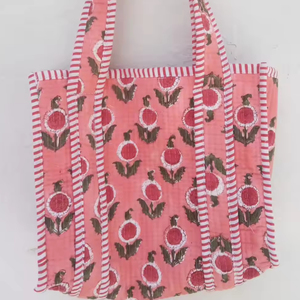 Sac fourre-tout en coton matelassé imprimé à la main, Inde, hiver, motif floral multicolore, deux bretelles, doublure, vente en gros - Product Image 1