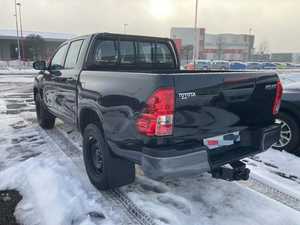 Toyota Hilux Double Cabine 4x4 Berline 2024 d'occasion, boîte automatique, conduite à gauche, sièges en cuir, intérieur foncé, moteur 4.5L Euro - Product Image 4