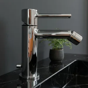 ก๊อกน้ำอ่างล้างหน้าแบบผสมน้ำร้อนน้ำเย็น รุ่น Gessi Ovale Series สีโครเมียม ดีไซน์ทันสมัย แบบก้านโยกเดี่ยว พร้อมโค้งมนและหัวฉีดปรับระดับได้ - Product Image 1