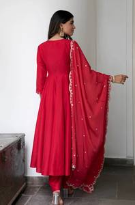 เปิดตัวพาลาซโซชั้นนำจากดีไซเนอร์ใหม่พร้อมผ้า Dupatta ผ้าไหมบริสุทธิ์พิมพ์ดิจิตอลพร้อมงานปักตามลำดับ - Product Image 4