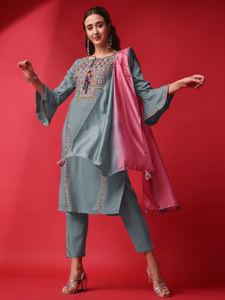 Nuevo diseño impreso rayón bordado trabajo largo Kurti rayón pantalón con doble tono Chanderi Dupatta en precio al por mayor - Product Image 4