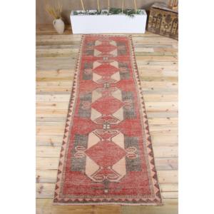 Tapis de couloir vintage 3,5x10,8 pieds, tapis turc, tapis géométrique rouge - Product Image 1