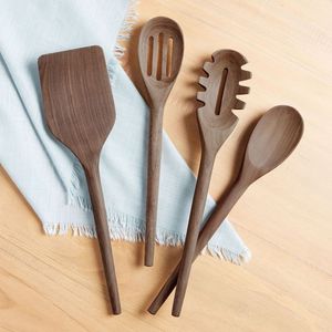 Juego de cucharas de madera rústica para chefs caseros, perfecto para mezclar, revolver y servir en la cocina de estilo tradicional - Product Image 2
