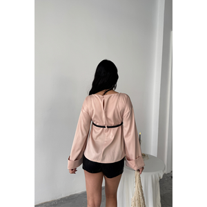 Blusa de Satén con Cinturón para Mujer en Color Rosa - Product Image 1