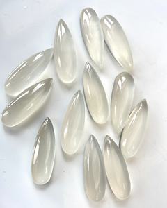 ลูกแพร์คาโบชองลูกแพร์คาโบชองสีขาวคาโบชองสีขาว8x24มม. - Product Image 1