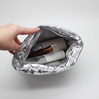 Pochette de maquillage en tissu matelassé argenté métallisé, pochette cosmétique brillante, ultra légère, organiseur de toilette de voyage, grande capacité