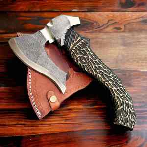 Hache Viking artisanale en acier à haute teneur en carbone, manche en bois de rose, étui en cuir, personnalisable, 1,5 kg, multi-usages - Product Image 1