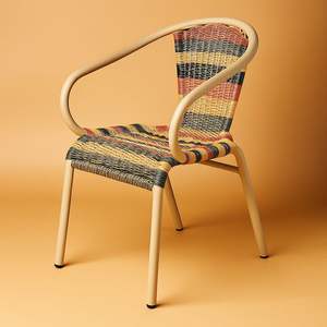 Chaise élégante en rotin pour une ferme, une villa ou une utilisation en extérieur dans un appartement ou un hôtel - Product Image 4