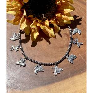 Collar de Plata de Ley Estilo Étnico Navajo con Dijes - Product Image 1