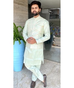 ThobeKurta d'hiver en coton pour homme en tissu de mariage avec pyjama court de style poulet Pathani et chaîne de boutons de col élégante - Product Image 1